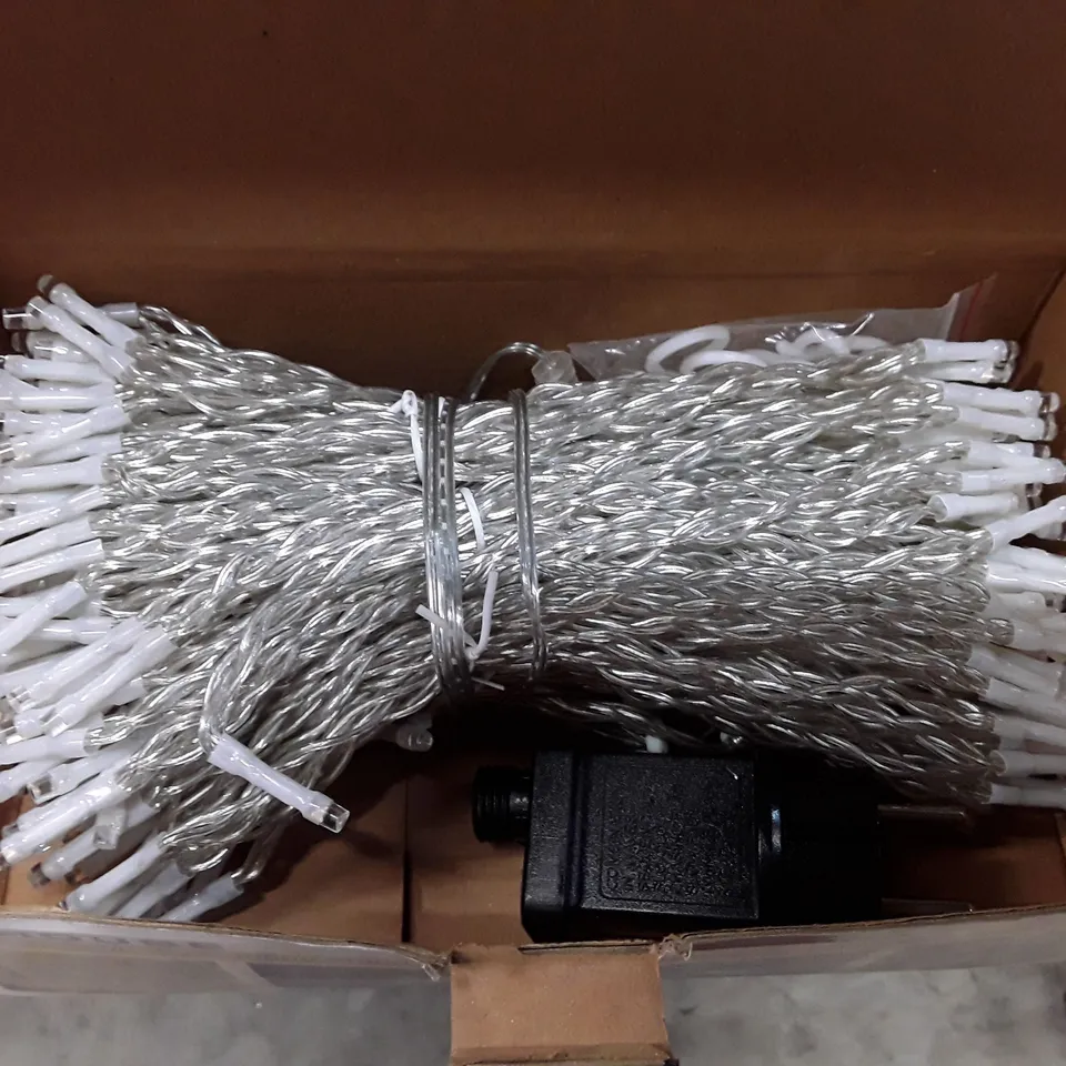 BOXED LED CURTAIN LIGHTS 3×3M