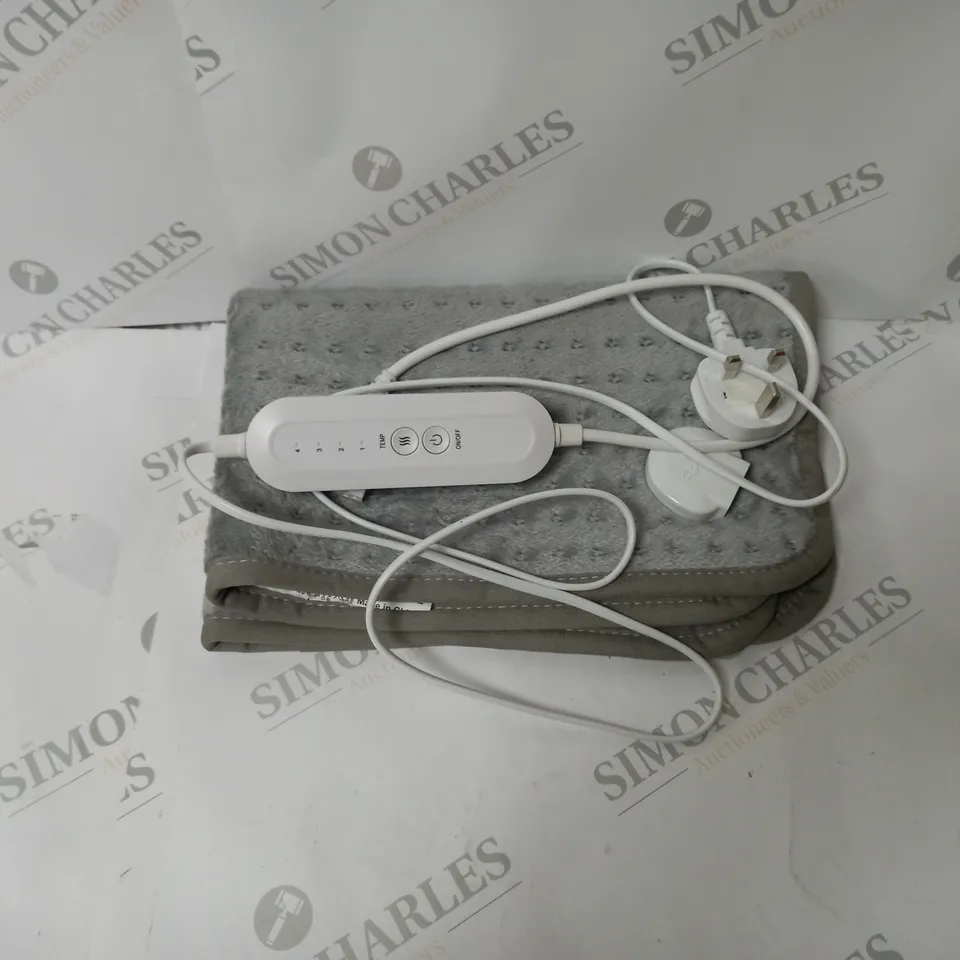 BOXED HEATED PAD IN GREY 40 X 60 CM