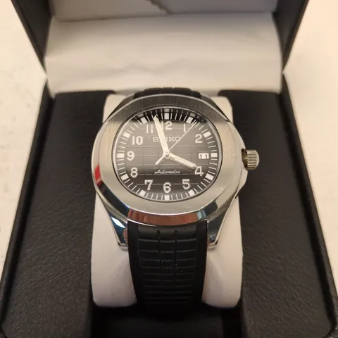 SEIKO AUTOMATIC WRISTWATCH – BLACK RUBBER STRAP