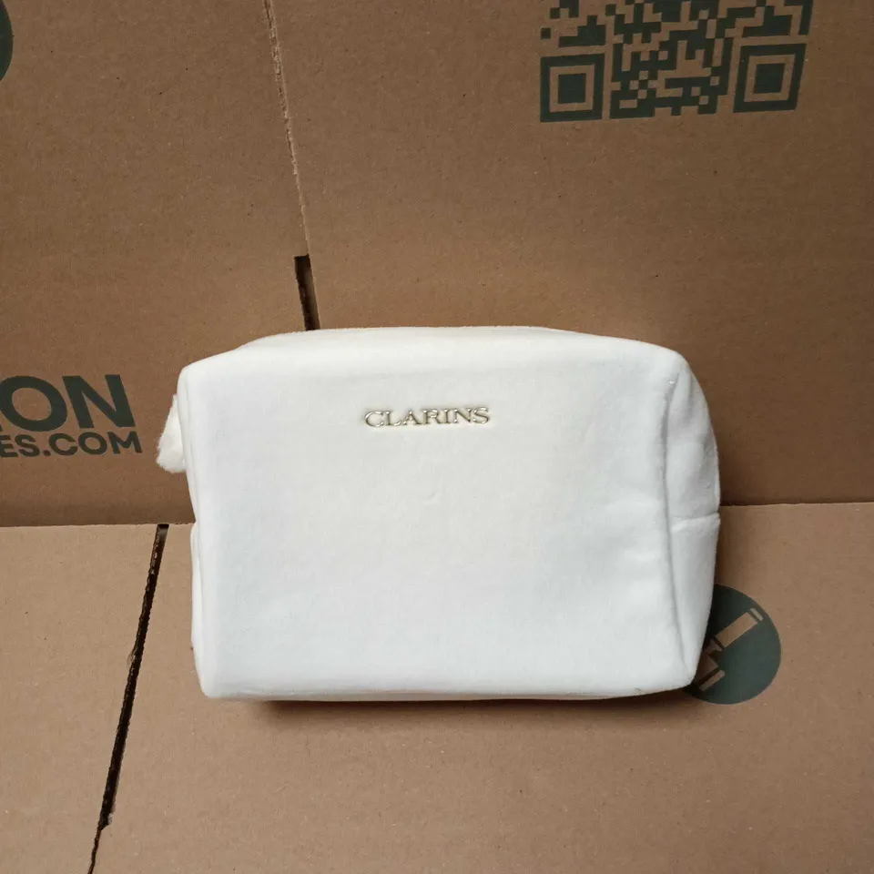 CLARINS 4 ITEM GIFT SET WITH MAKE UP CASE