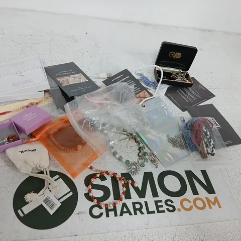 LARGE QUANTITY OF ASSORTED JEWELLERY AND ACCESSORIES