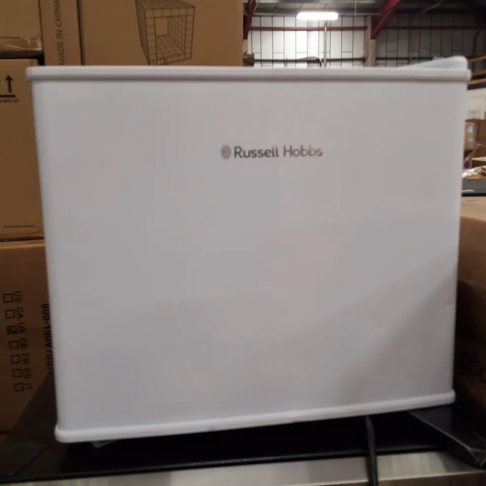 RUSSELL HOBBS QUIET MINI COOLER 17L WHITE