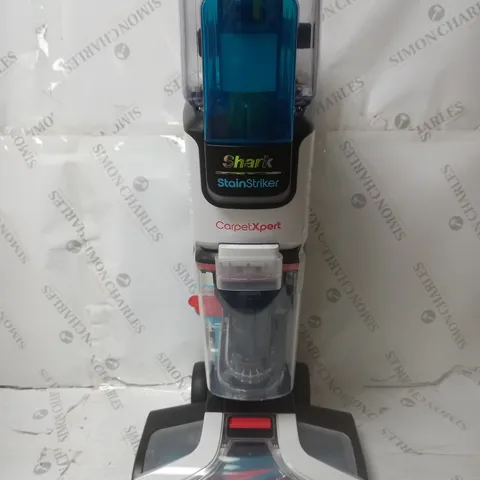 BOXED SHARK CARPET XPERT DEEP CARPET CLEANER & BUILT IN STAIN STRIKER EX200UK