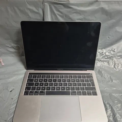 APPLE MACBOOK PRO - MODEL A1706
