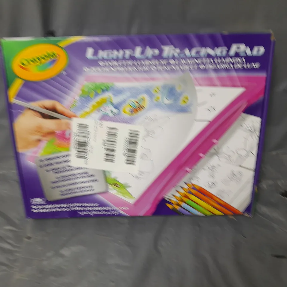 CRAYOLA LIGHT-UP TRACING PAD  RRP £26.99