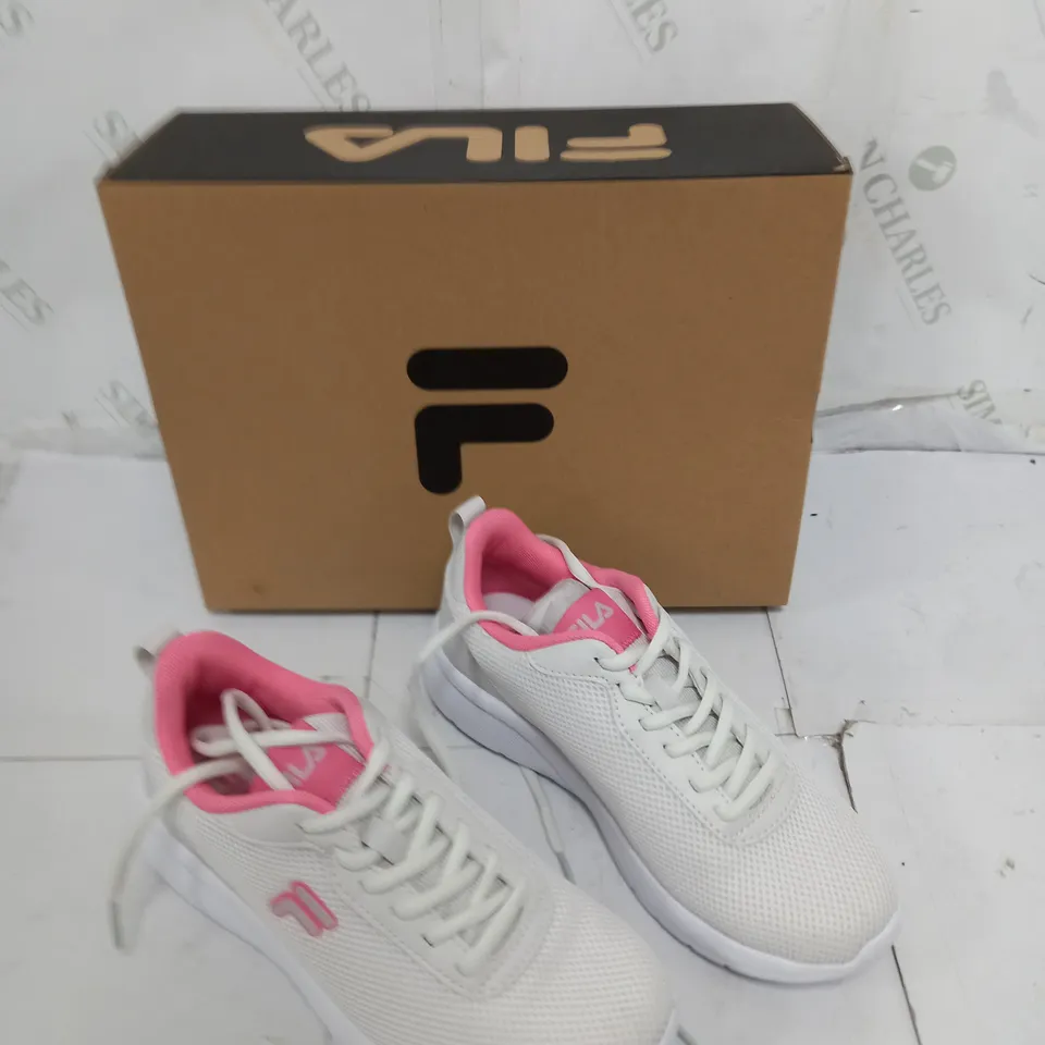 BOXED PAIR OF FILA SPITFIRE WMN UK 3.5 