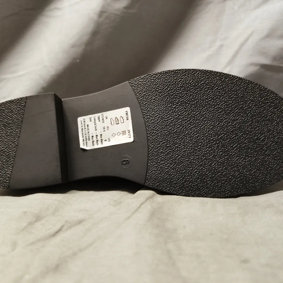 BOXED PAIR OF SIMPLY BE LOAFERS IN BLACK SIZE 6 EX WIDE