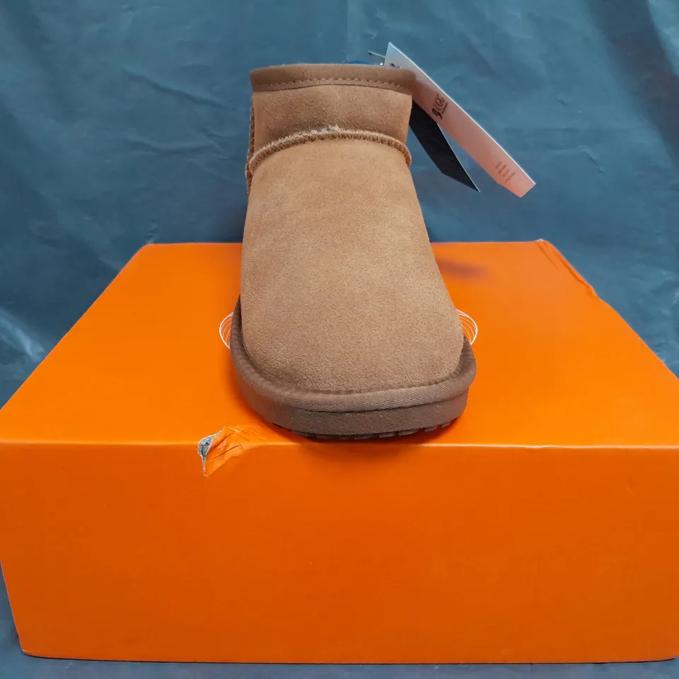 BOXED PAIR OF UGG ULTRA MINI CLASSIC SHOES IN CHESTNUT SIZE UK 6