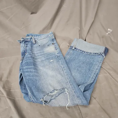 LEVI'S 527 RIPPED ROLLED HEM JEANS IN BLUE DENIM SIZE W33 L32