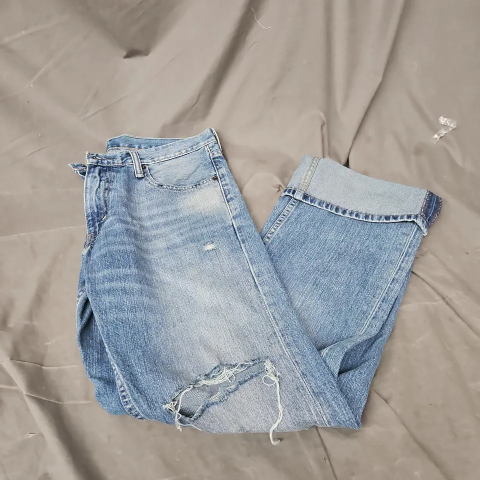 LEVI'S 527 RIPPED ROLLED HEM JEANS IN BLUE DENIM SIZE W33 L32
