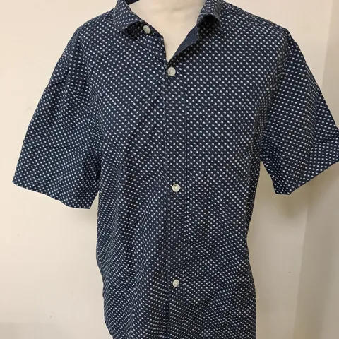 SUPERDRY BUTTONED SHIRT SIZE XL