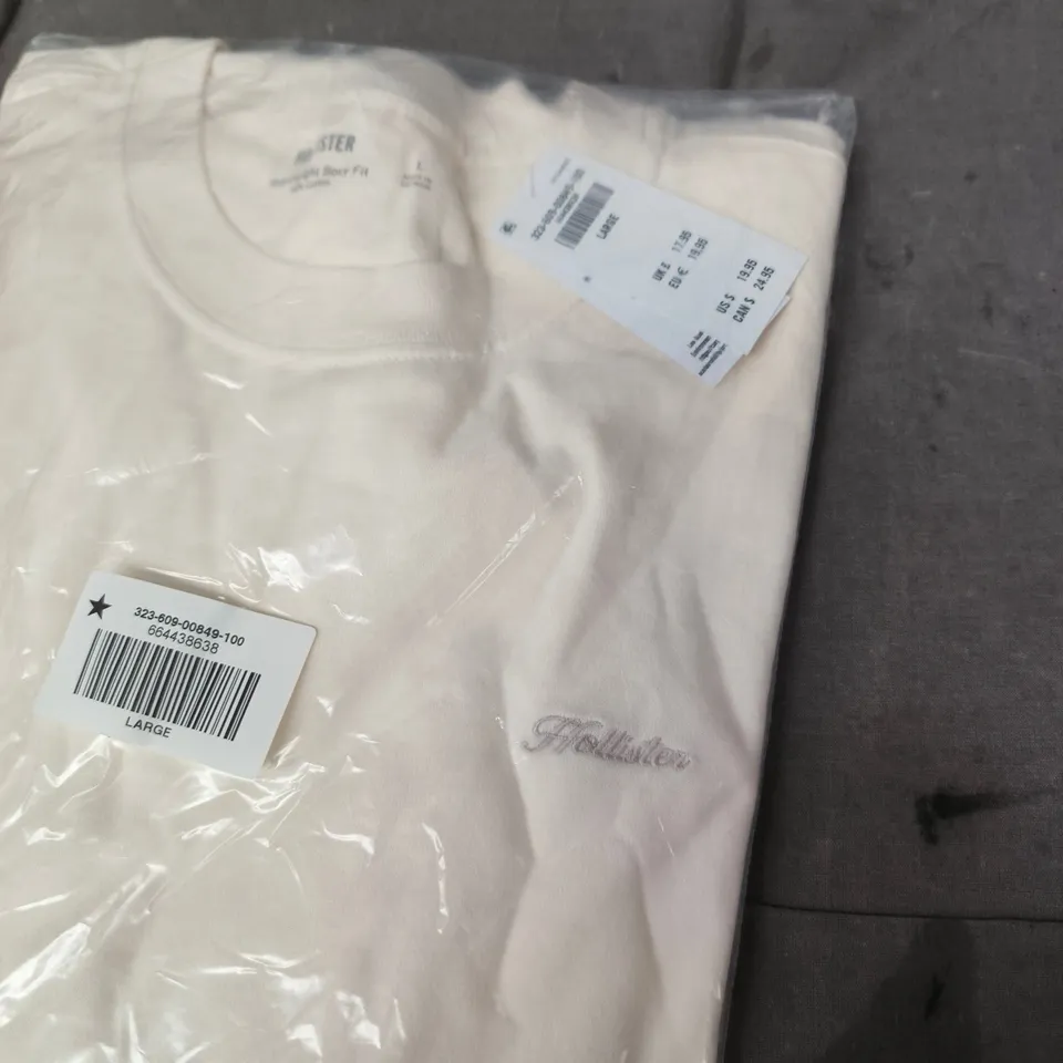 BAGGED HOLLISTER LOGO TEE - SIZE L