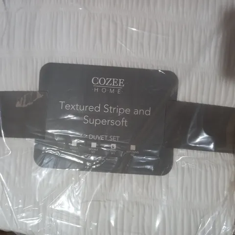 BOXED SUPERSOFT BY COZEE HOME TEXTURED STRIPE DUVET SET IN WHITE - KING SIZE