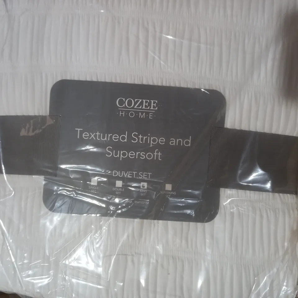 BOXED SUPERSOFT BY COZEE HOME TEXTURED STRIPE DUVET SET IN WHITE - KING SIZE