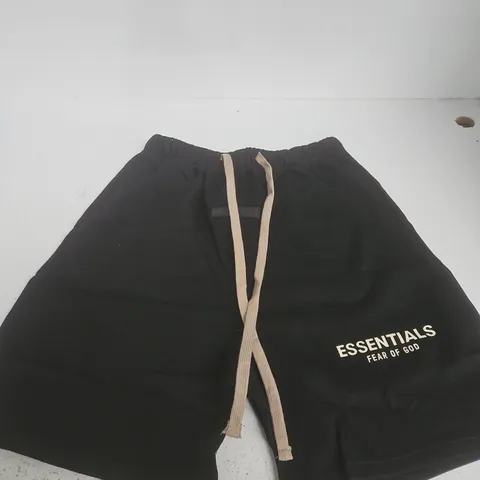 FEAR OF GOD ESSENTIALS SHORTS – BLACK, SIZE M