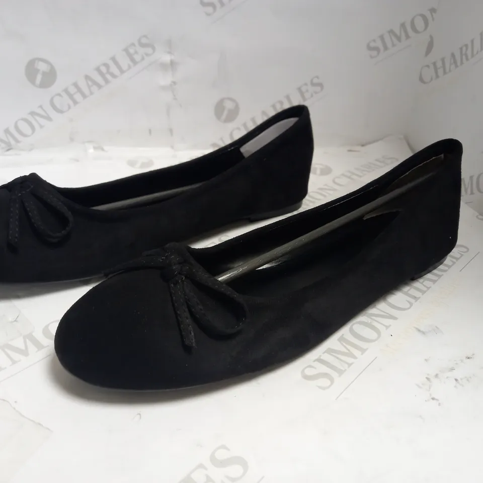 PRETTY LITTLE THING BOW BALLET FLATS UK SIZE 8