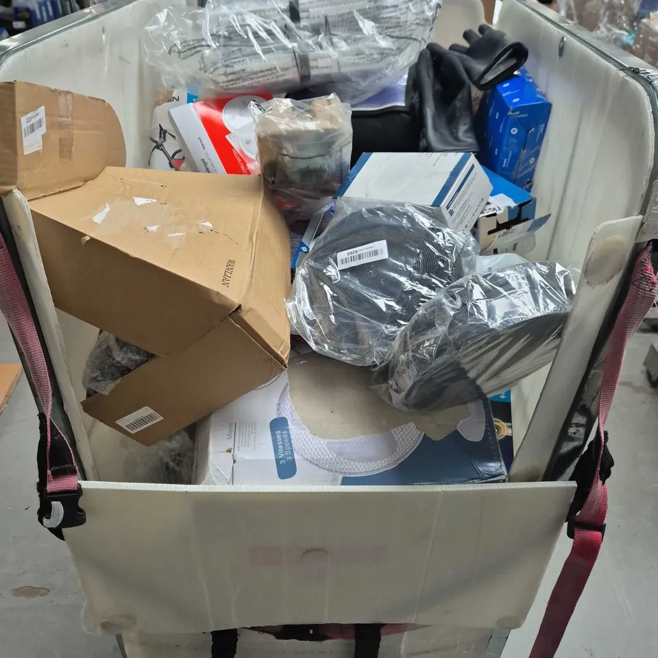 CAGE OF ASSORTED HOUSEHOLD ITEMS TOO INCLUDE DESK FANS , FIRE ALARMS , ETC 