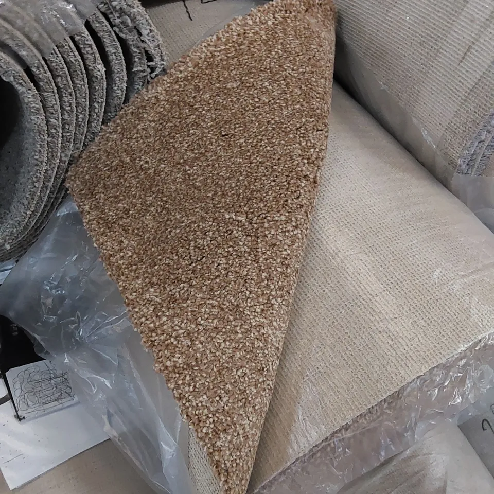 LARGE ROLL OF QUALITY CARPET // SIZE UNSPECIFIED 