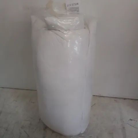 ROLLED-UP PILLOW IN WHITE 