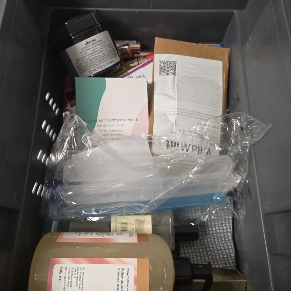 APPROXIMATELY 15 ASSORTED HEALTH & BEAUTY PRODUCTS TO INCLUDE RECOVERY CONDITIONER, SCALP SERUM, JO MALONE BODY WASH ETC