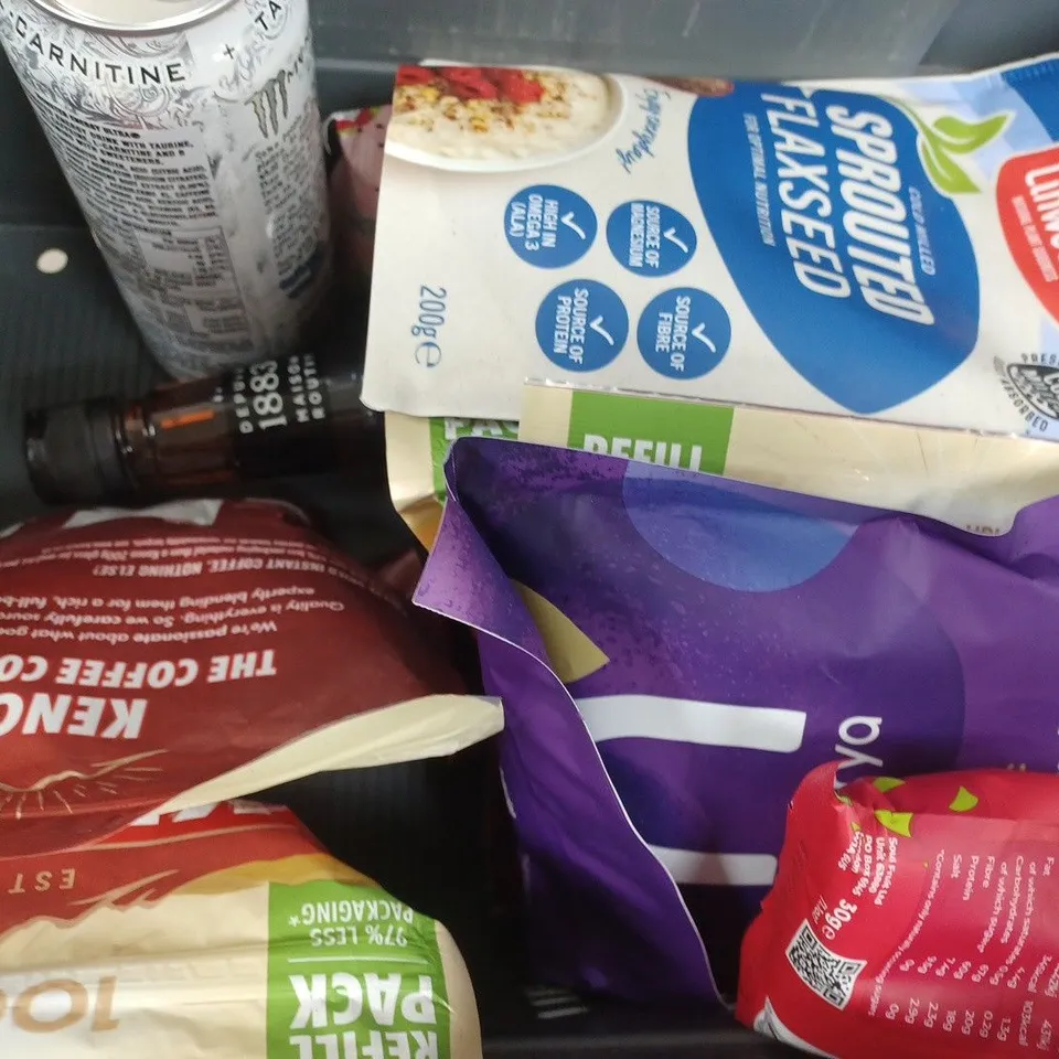 APPROXIMATELY 10 ASSORTED FOOD AND DRINK ITEMS TO INCLUDE MALTA NON ALCOHOLIC GUINNESS, DRAGON FRUIT SLICES, GIN-GINS, ETC - COLLECTION ONLY