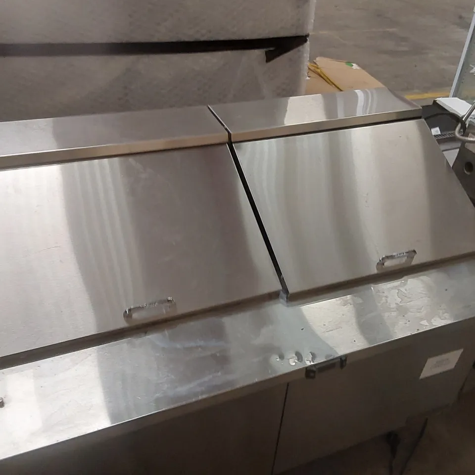 COMMERCIAL TRUE REFRIGERATED PREP COUNTER