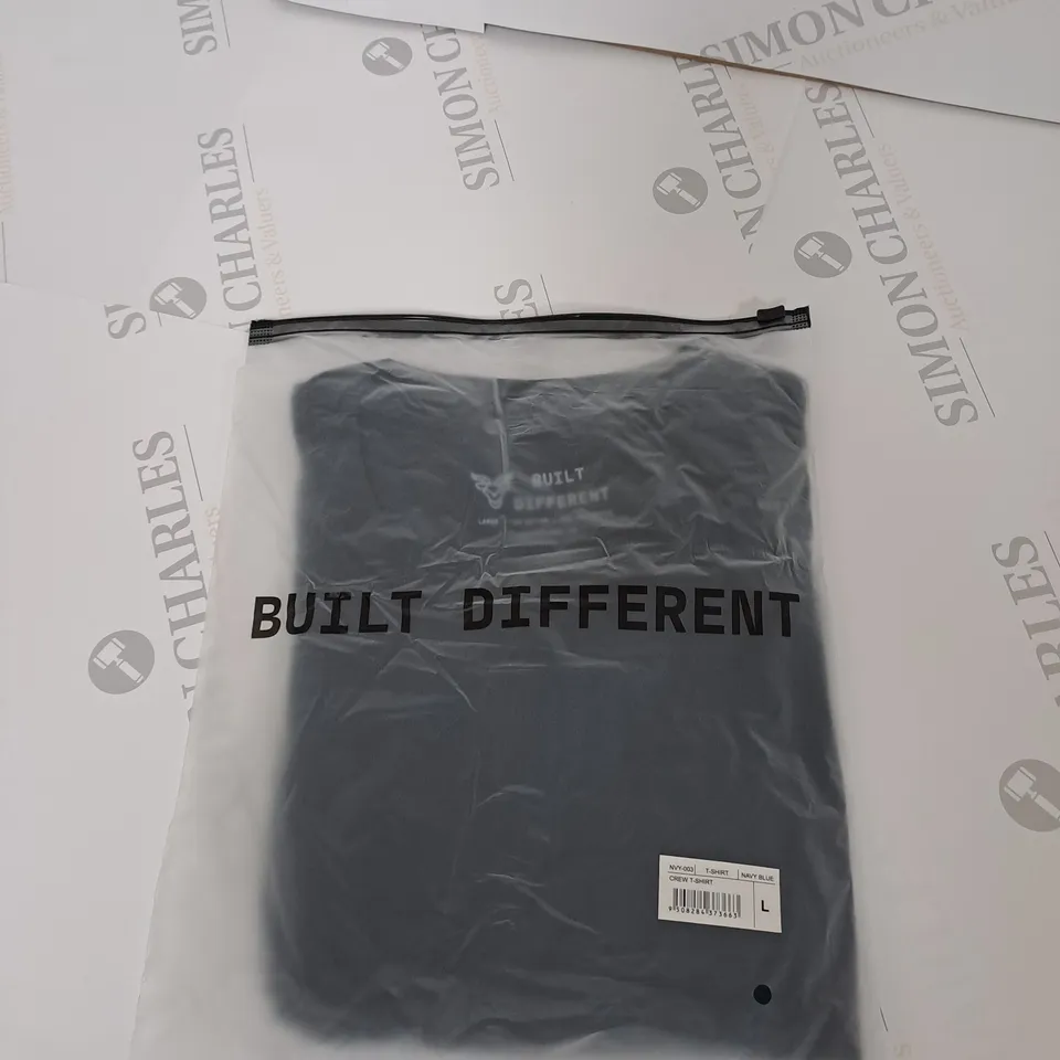 BAGGED BUILT DIFFERENT CREW NECK T-SHIRT SIZE L 