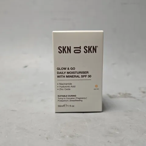 BOXED SKN TO SKN GLOW & GO DAILY MOISTURISER WITH MINERAL SPF 30 LIGHT TINT