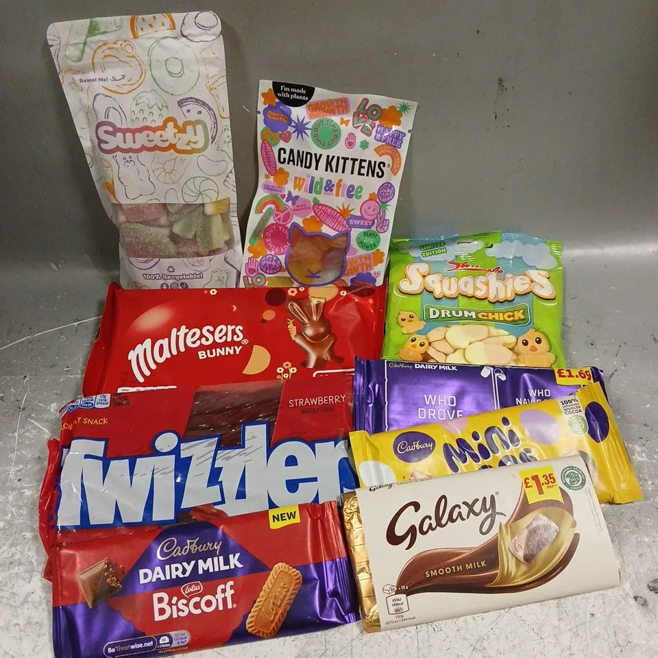 APPROXIMATELY 12 ASSORTED FOOD & DRINK ITEMS TO INCLUDE - GALAXY SMOOTH MILK - MALTEASERS BUNNY - CADBURY BISCOFF CHOCOLATE - ETC