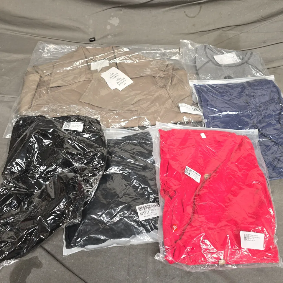 APPROXIMATELY 45 ASSORTED CLOTHING ITEMS IN VARIOUS SIZES, STYLES & COLOURS TO INCLUDE JACKETS, TOPS, PANTS, ETC - COLLECTION ONLY