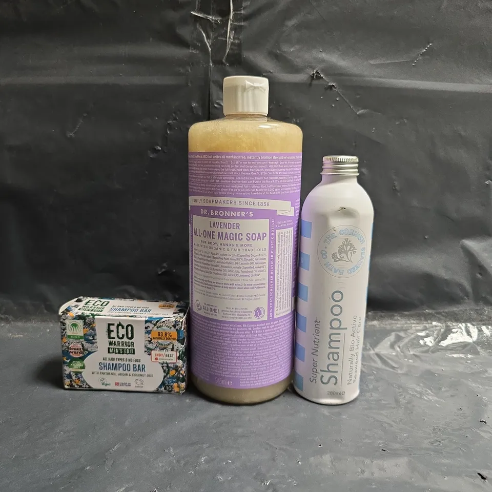 APPROXIMATELY 10 ASSORTED COSMETIC PRODUCTS TO INCLUDE SHAMPOO, SOAP, ETC