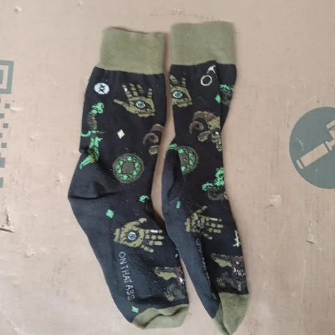 ON THAT ASS PAIR OF SOCKS IN BLACK/GREEN SIZE UNSPECIFIED