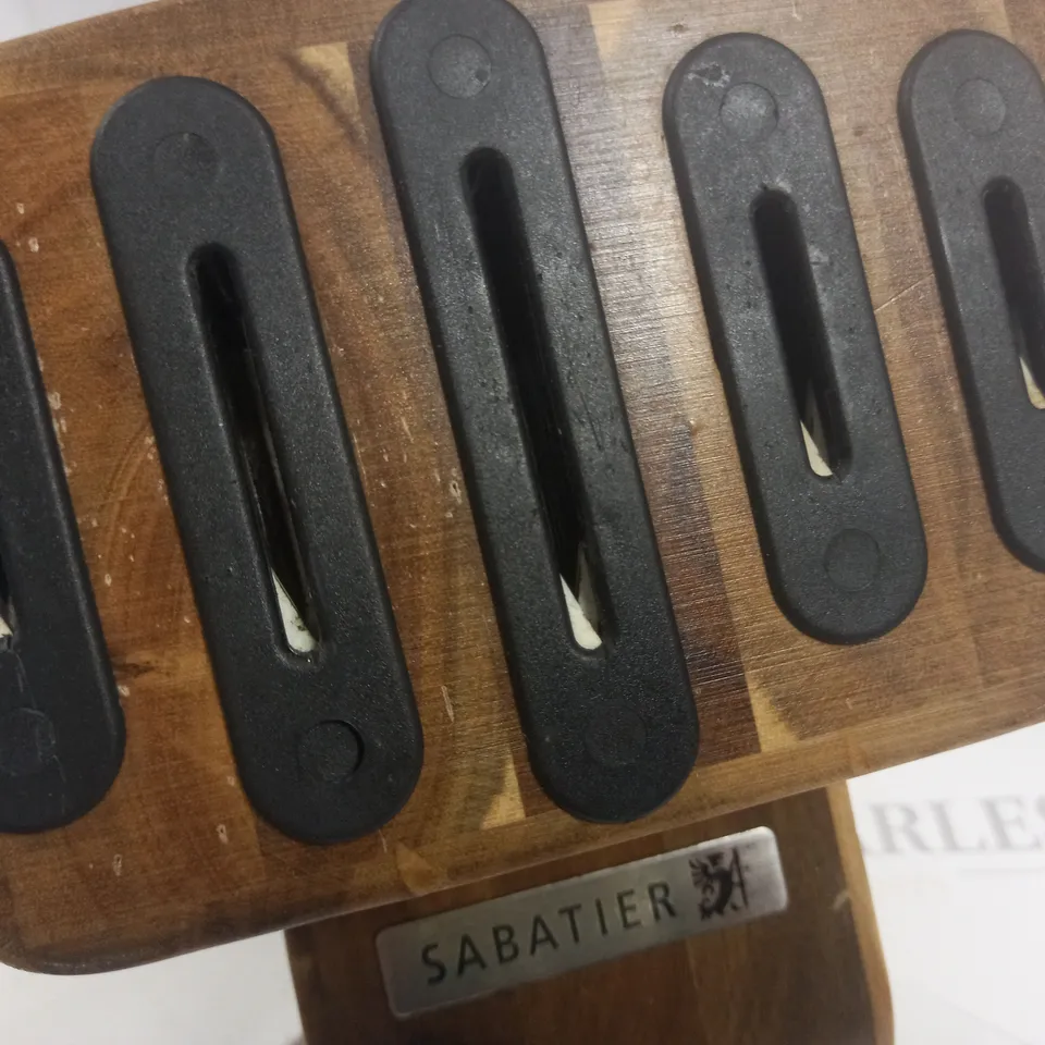 UNBOXED SABATIER 5-SLOT KNIFE BLOCK WITH INTEGRATED KNIFE SHARPENERS