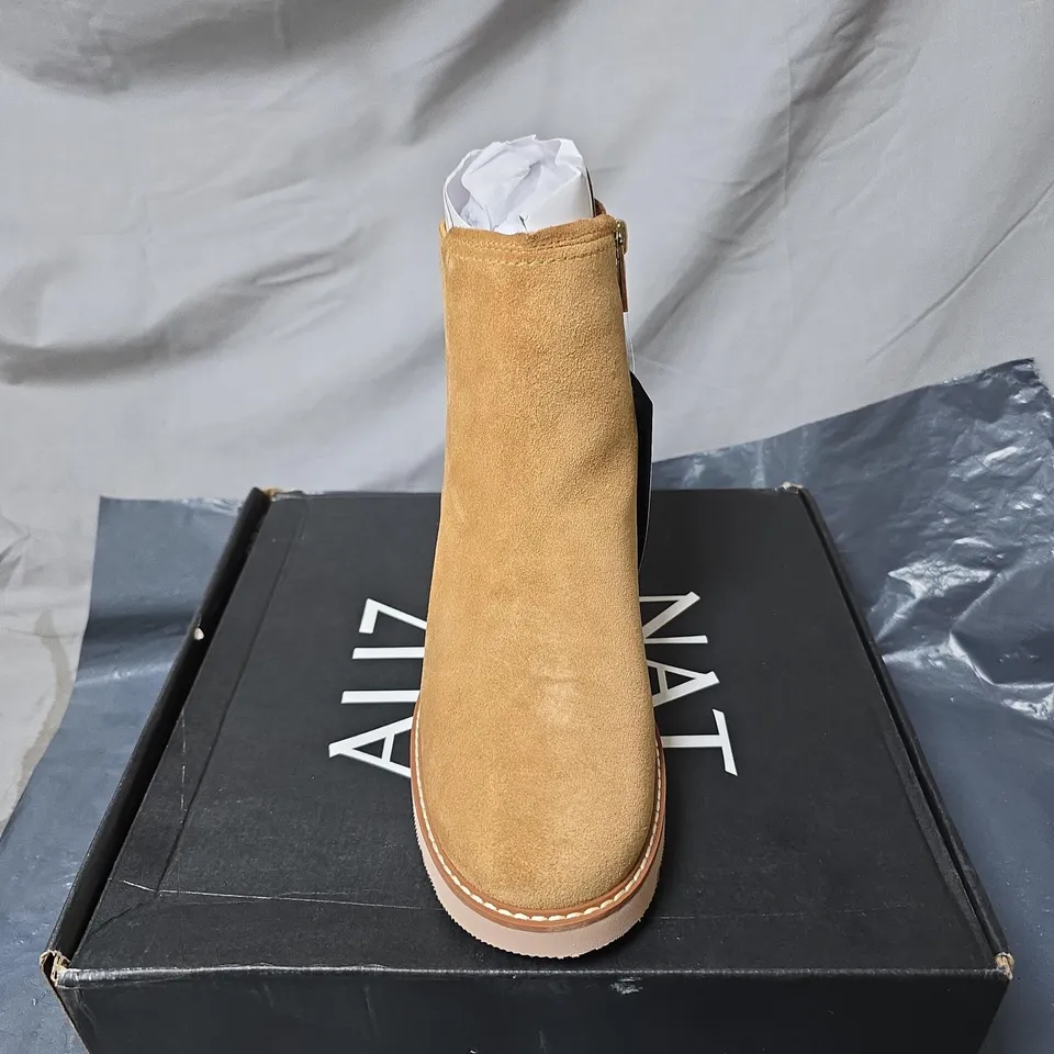 NATURALIZER TAN SUEDE ANKLE BOOTS - WOMEN'S SIZE 4