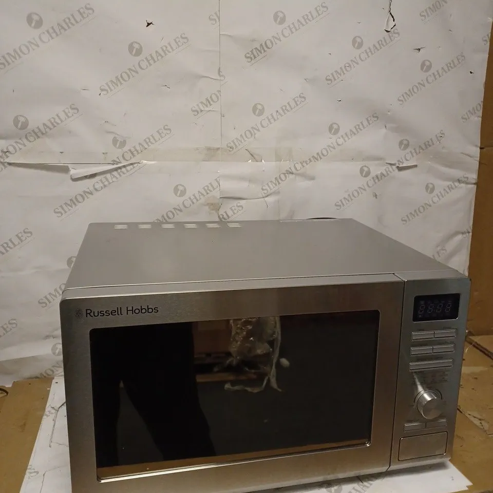 RUSSELL HOBBS FAMILY SIZE SILVER MICROWAVE 