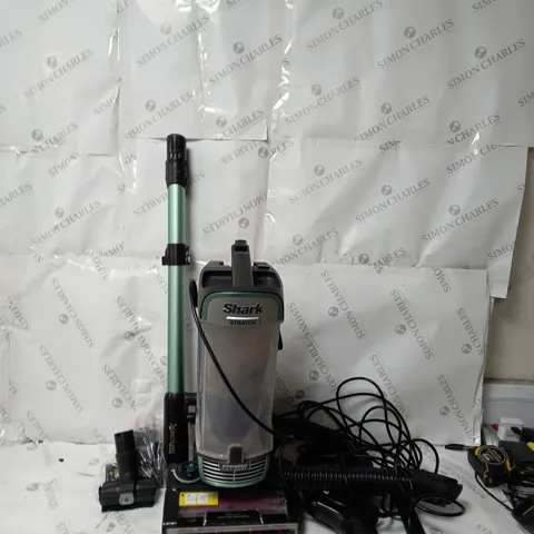 SHARK STRATOS CORDED VACUUM