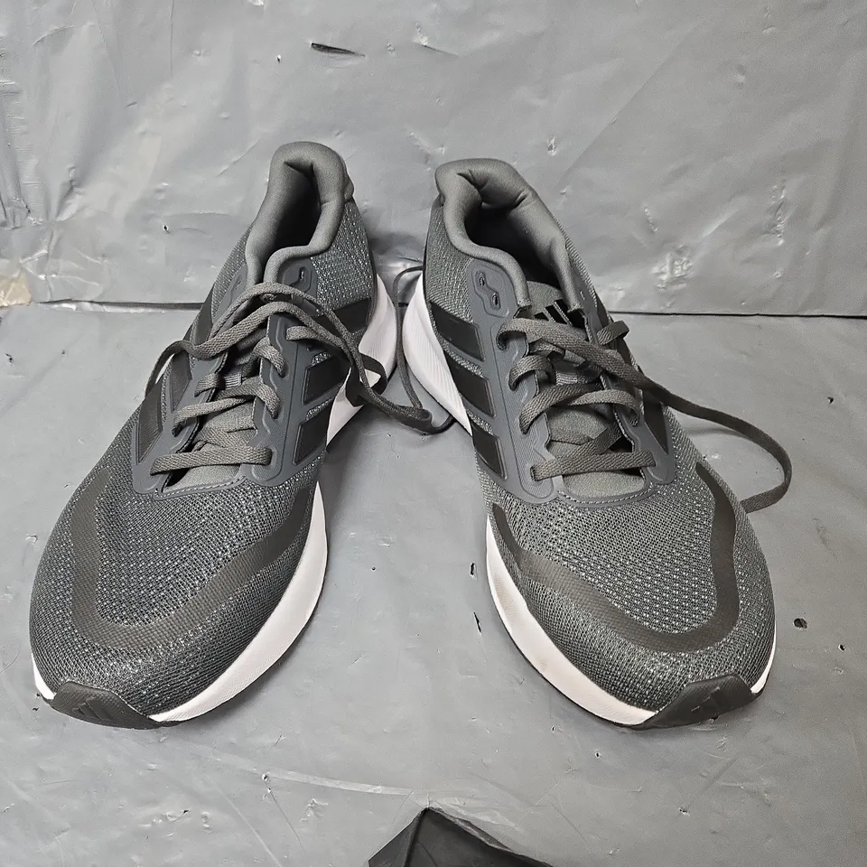 UNBOXED PAIR OF ADIDAS RUNFALCON 5 RUNNING SHOES IN GREY - UK 10