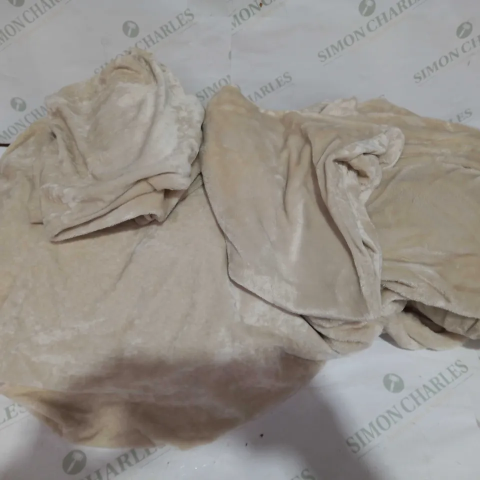 COZEE HOME CRUSHED VELVET AND VELVETSOFT 4 PIECE DUVET SET