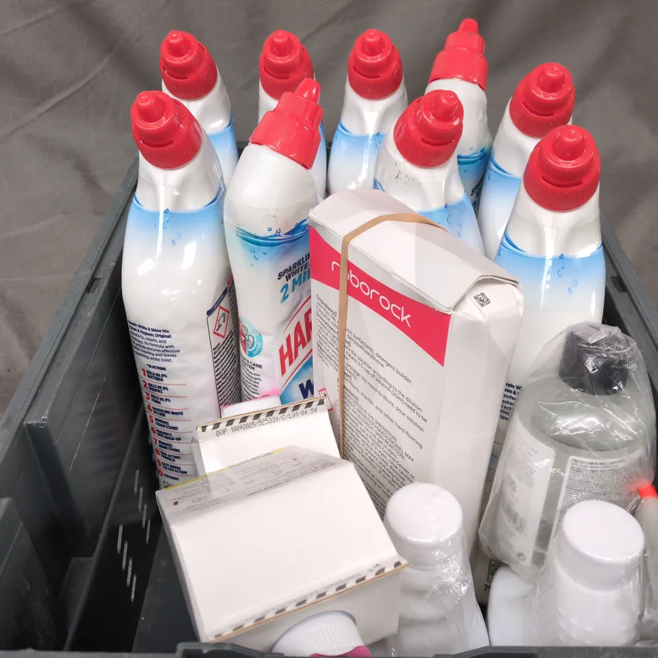 APPROXIMATELY 15 ASSORTED HOUSEHOLD LIQUIDS INCLUDING REDD DIFFUSER , HARPIC CLEANING GEL AND ENMALL CLEAN UP KITCHEN OIL STAINS 