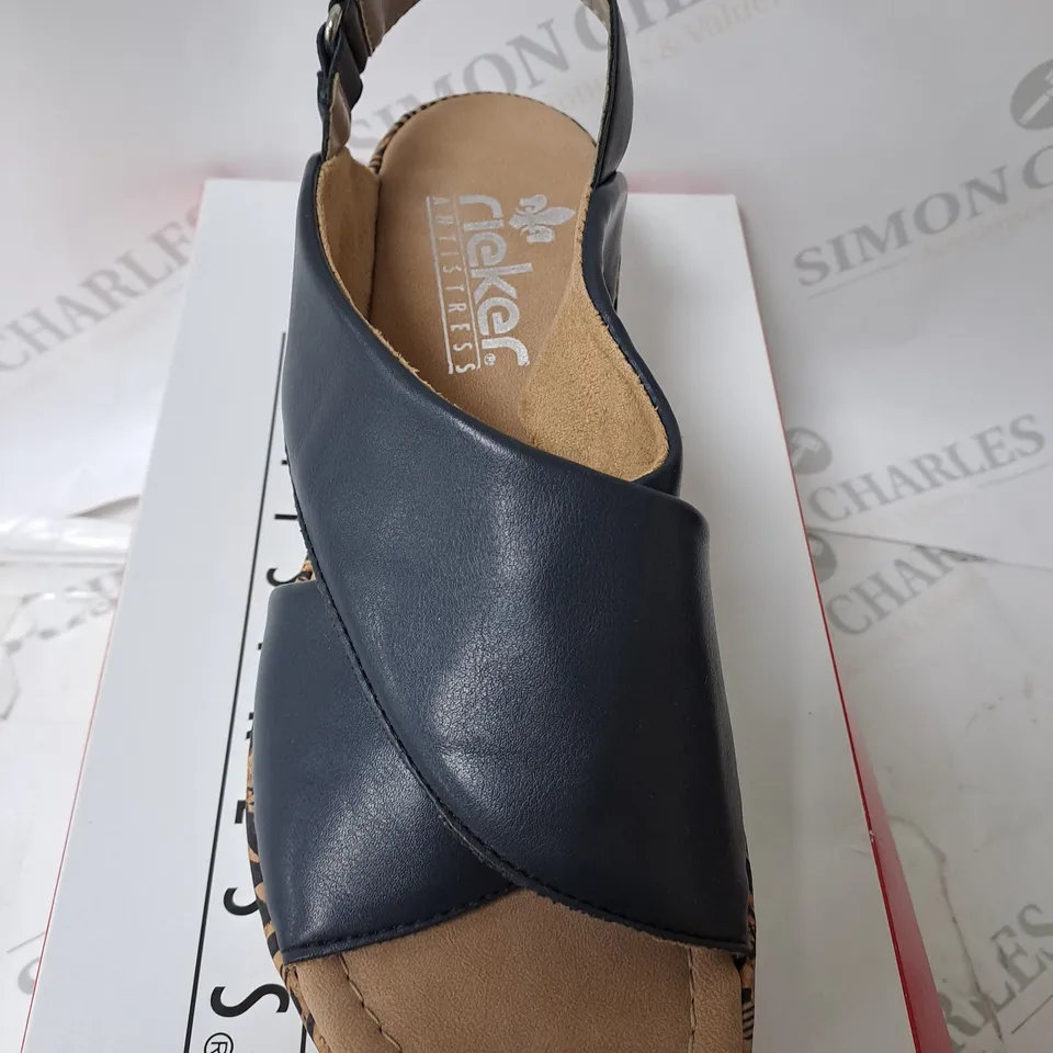 RIEKER ANTISTRESS SANDLES IN BLUE SIZE 6.5