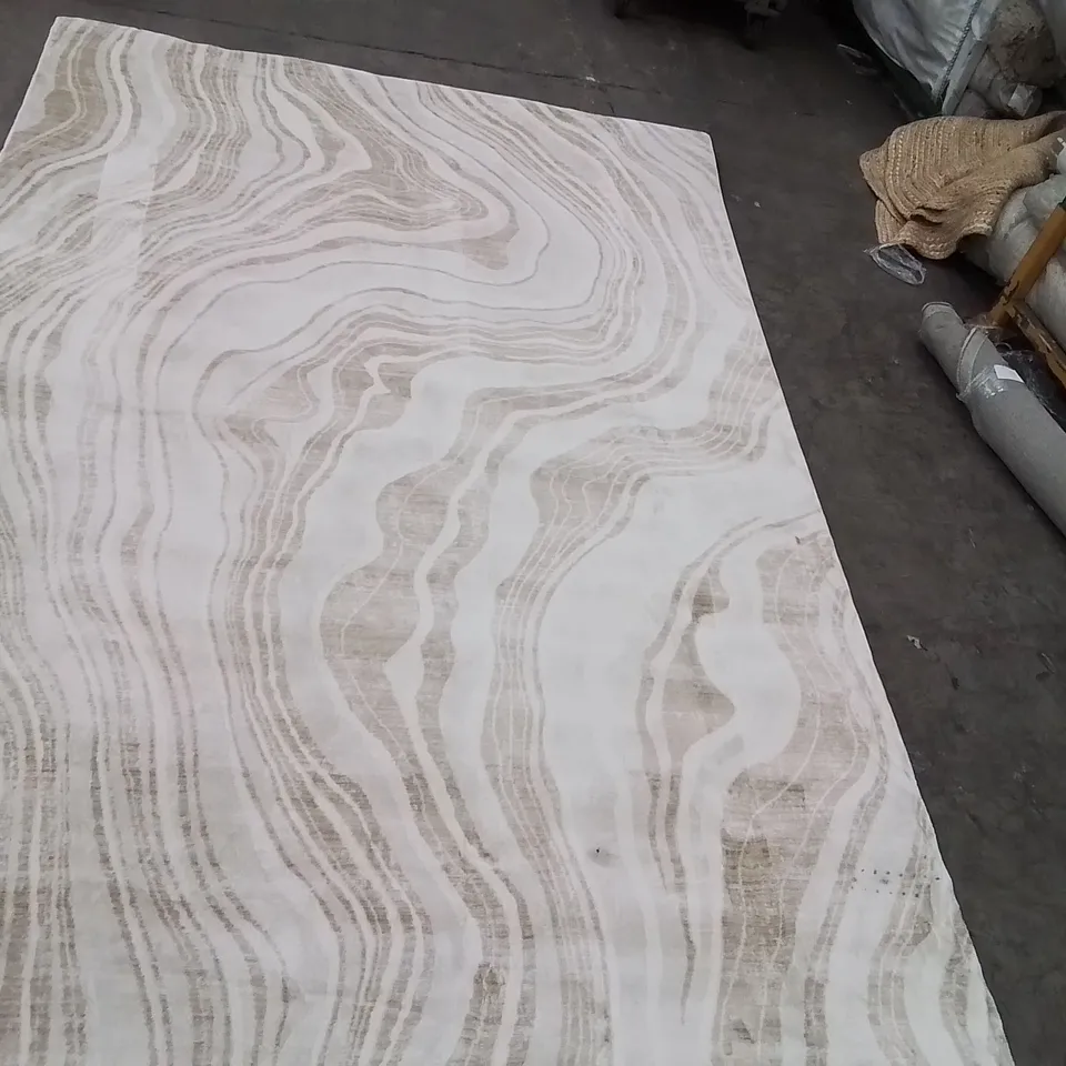 QUALITY DESIGNER AREA RUG - APPROXIMATELY 304x200cm