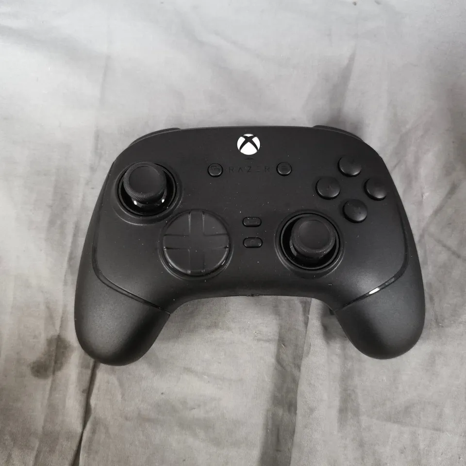 RAZER WOLVERINE V3 TE GAMING CONTROLLER FOR XBOX – BLACK