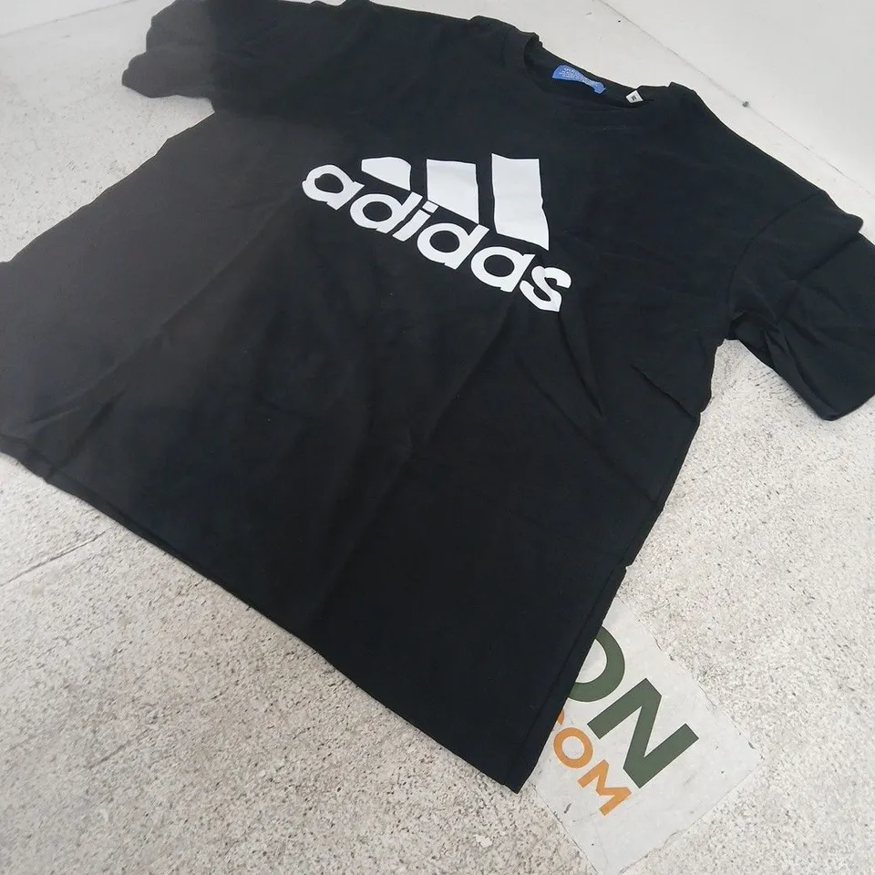 ADIDAS BLACK T-SHIRT, SIZE M