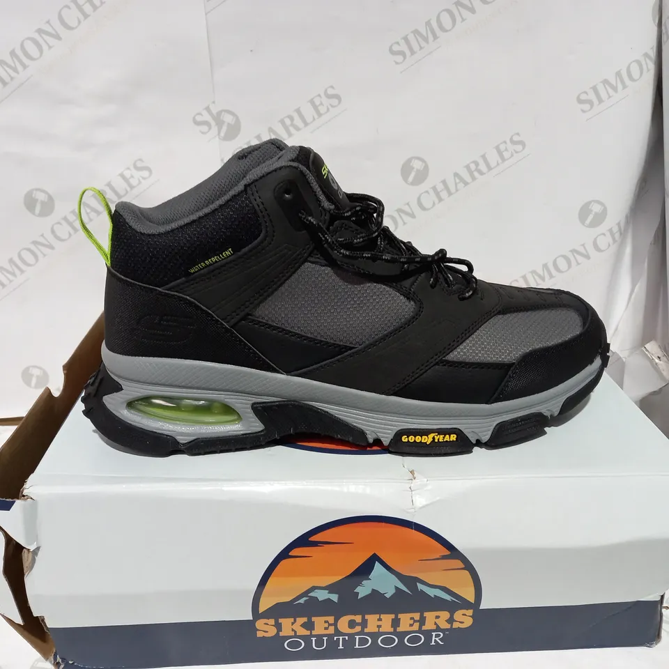 BOXED PAIR OF SKETCHERS MENS HIGH TOPS - SIZE 10