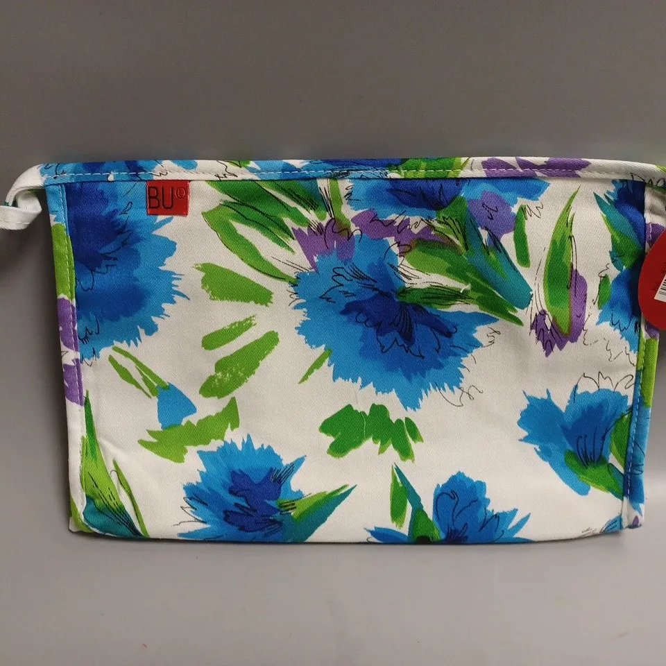 APPROXIMATELY 14 ASSORTED BAGS UNLIMITED COSMETICS BAG 