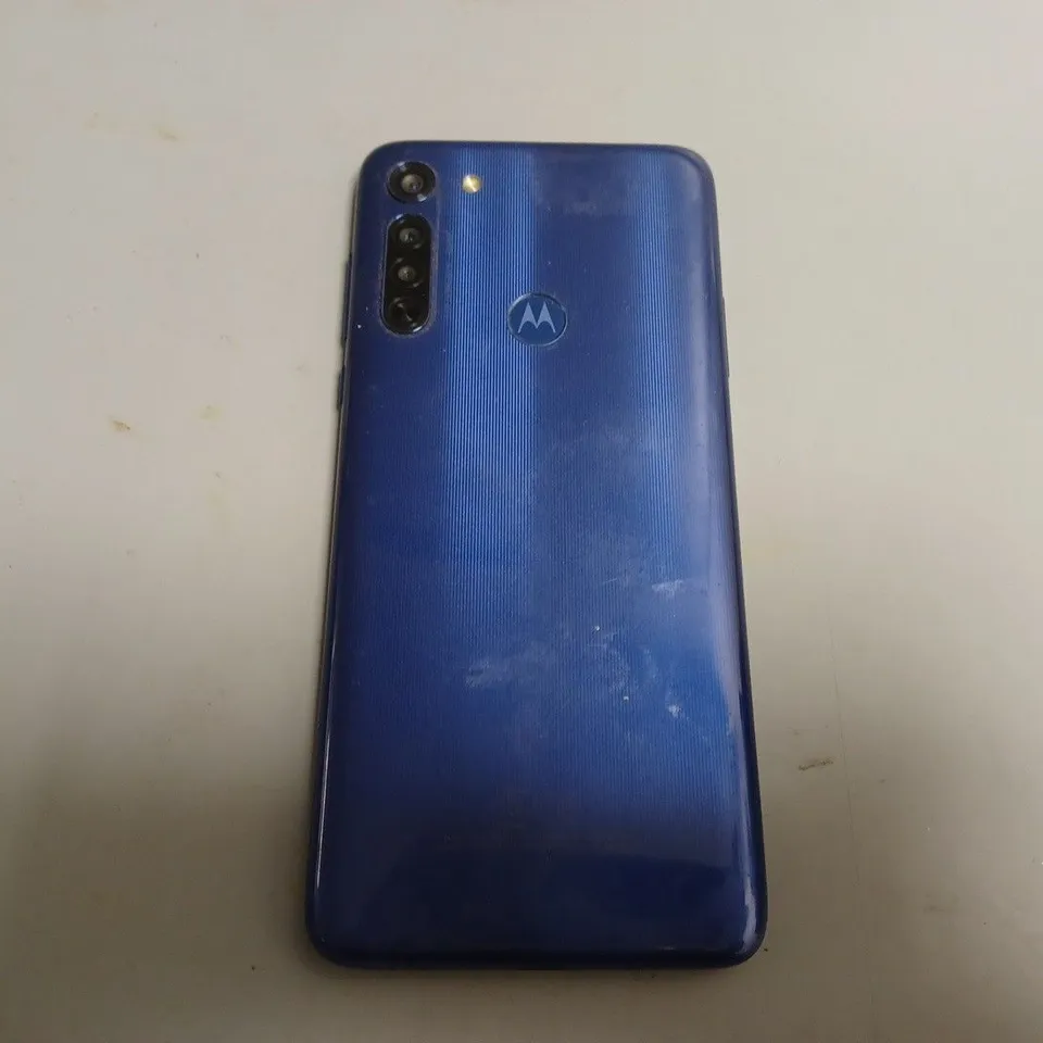 MOTOROLA MOTO G8