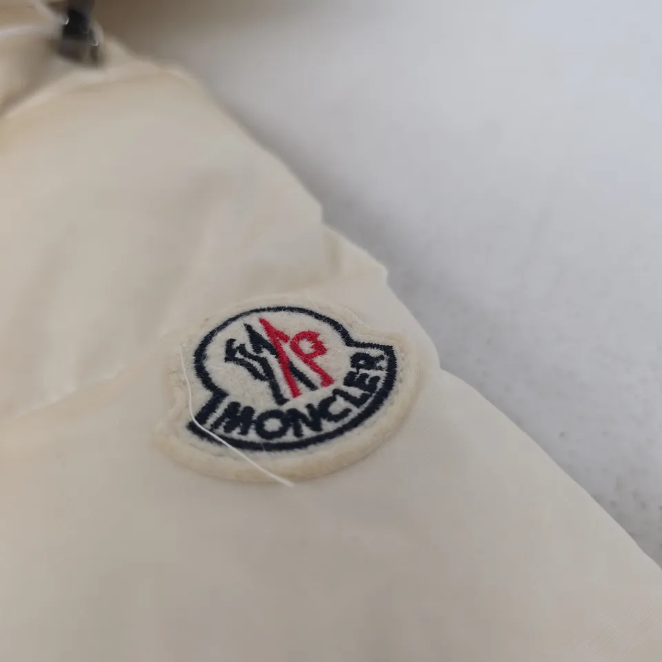 MONCLER CREAM PUFFER JACKET – HOODED, QUILTED WITH LOGO PATCH