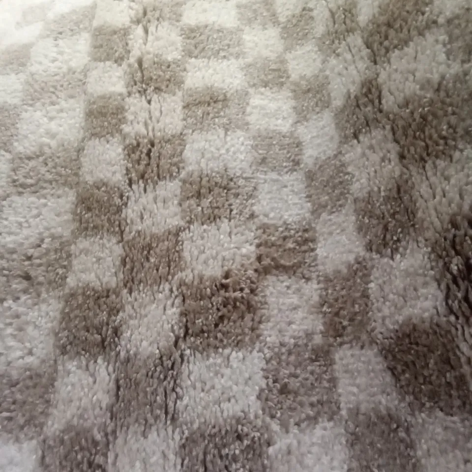 170 X 120CM BEIGE/CREAM CHECKERED RUG 