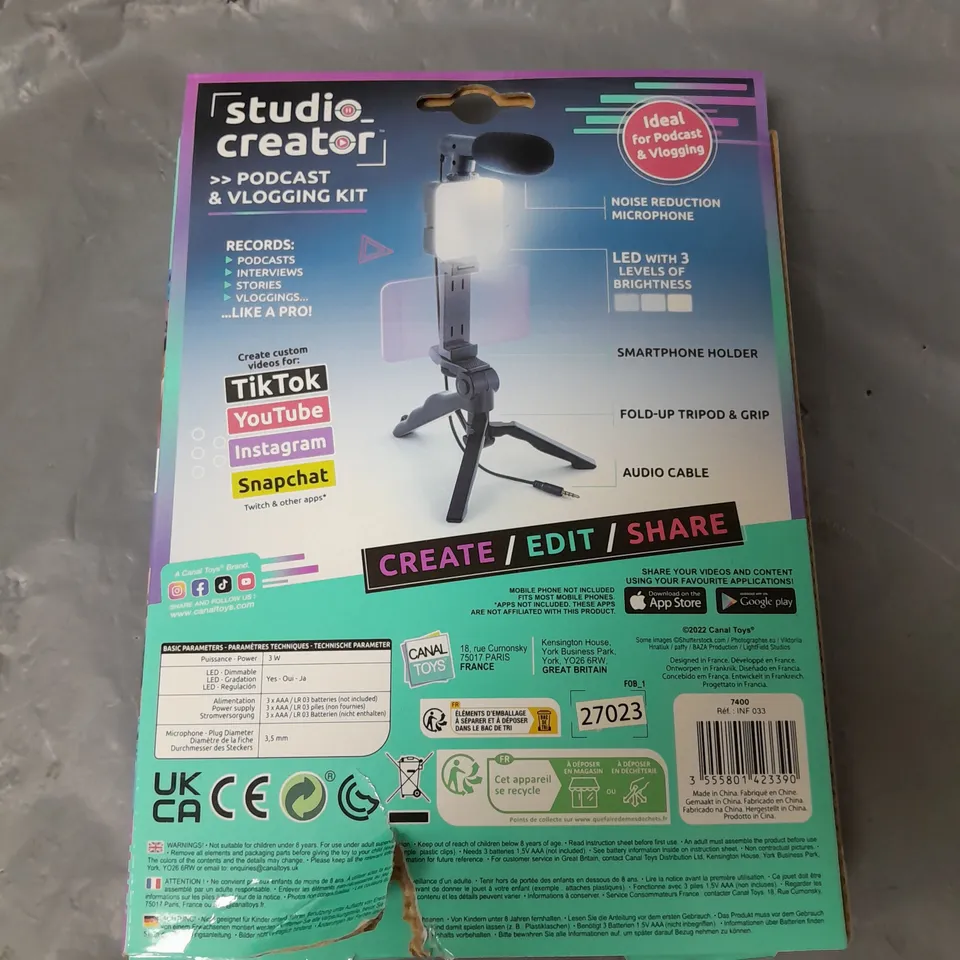 BOXED STUDIO CREATOR PODCAST & VLOGGING KIT RRP £17.99