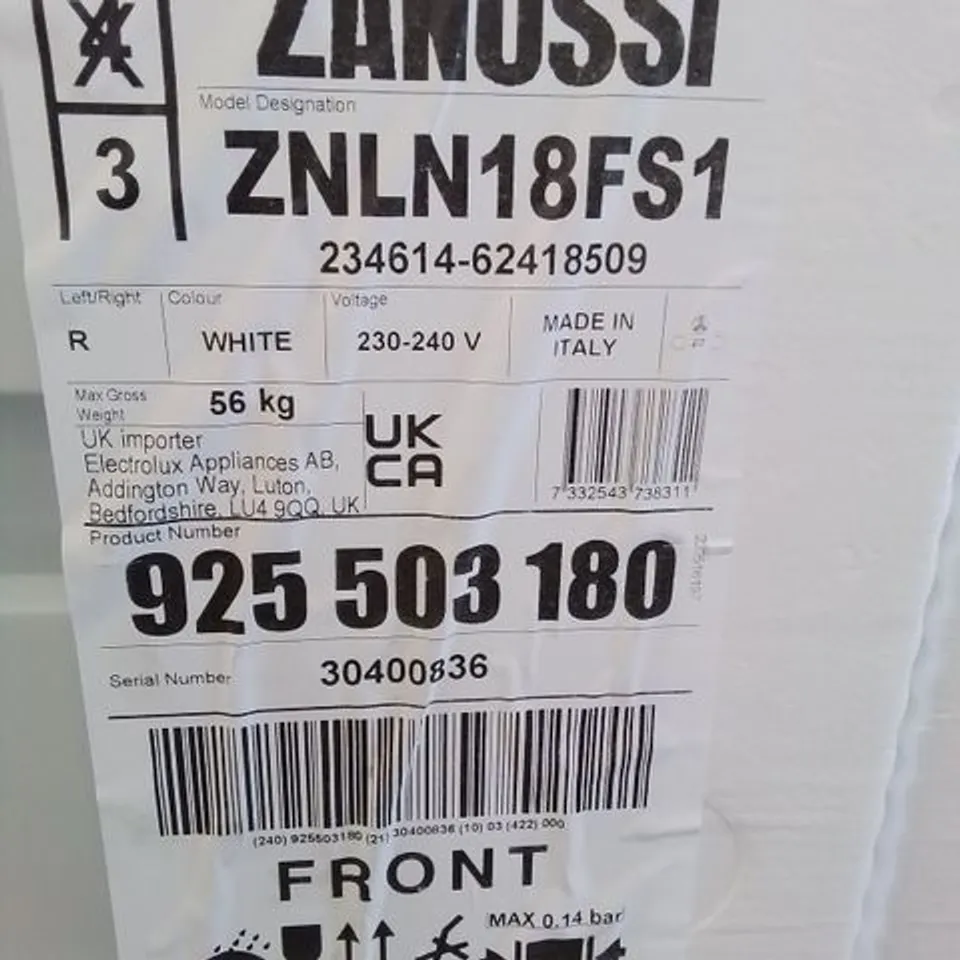 ZANUSSI SERIES 40 LOW FROST INTEGRATED 70/30 FRIDGE FREEZER Model ZNLN18FS1 RRP £517